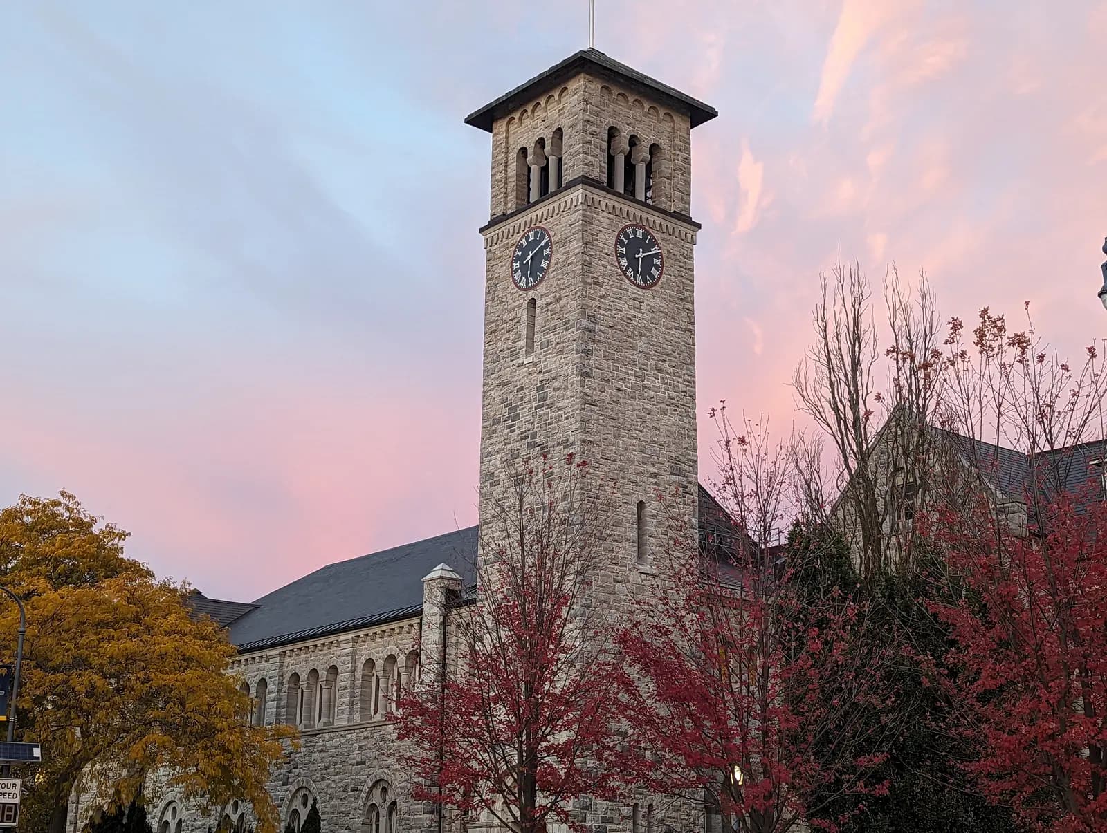 女王大学的 Grant Hall