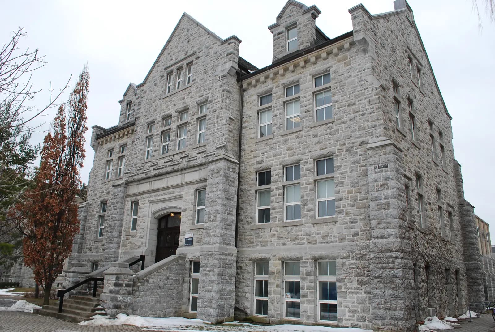 女王大学的 Nicol Hall